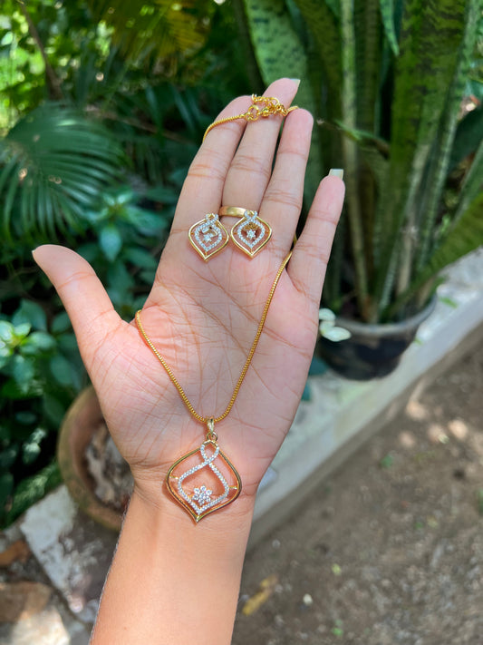 Premium daimond finish pendant set with chain product code 46
