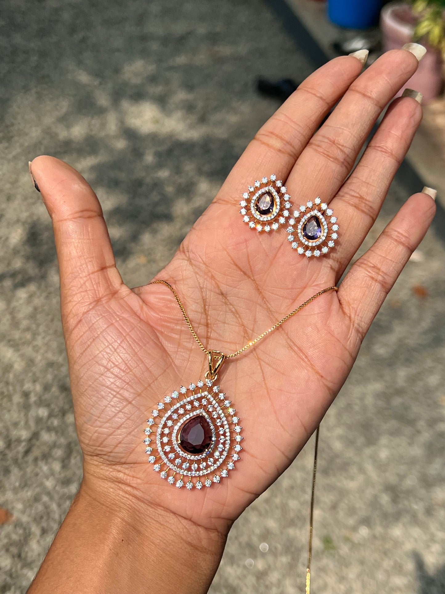 Premium diamond finish pendant set with chain product code D67