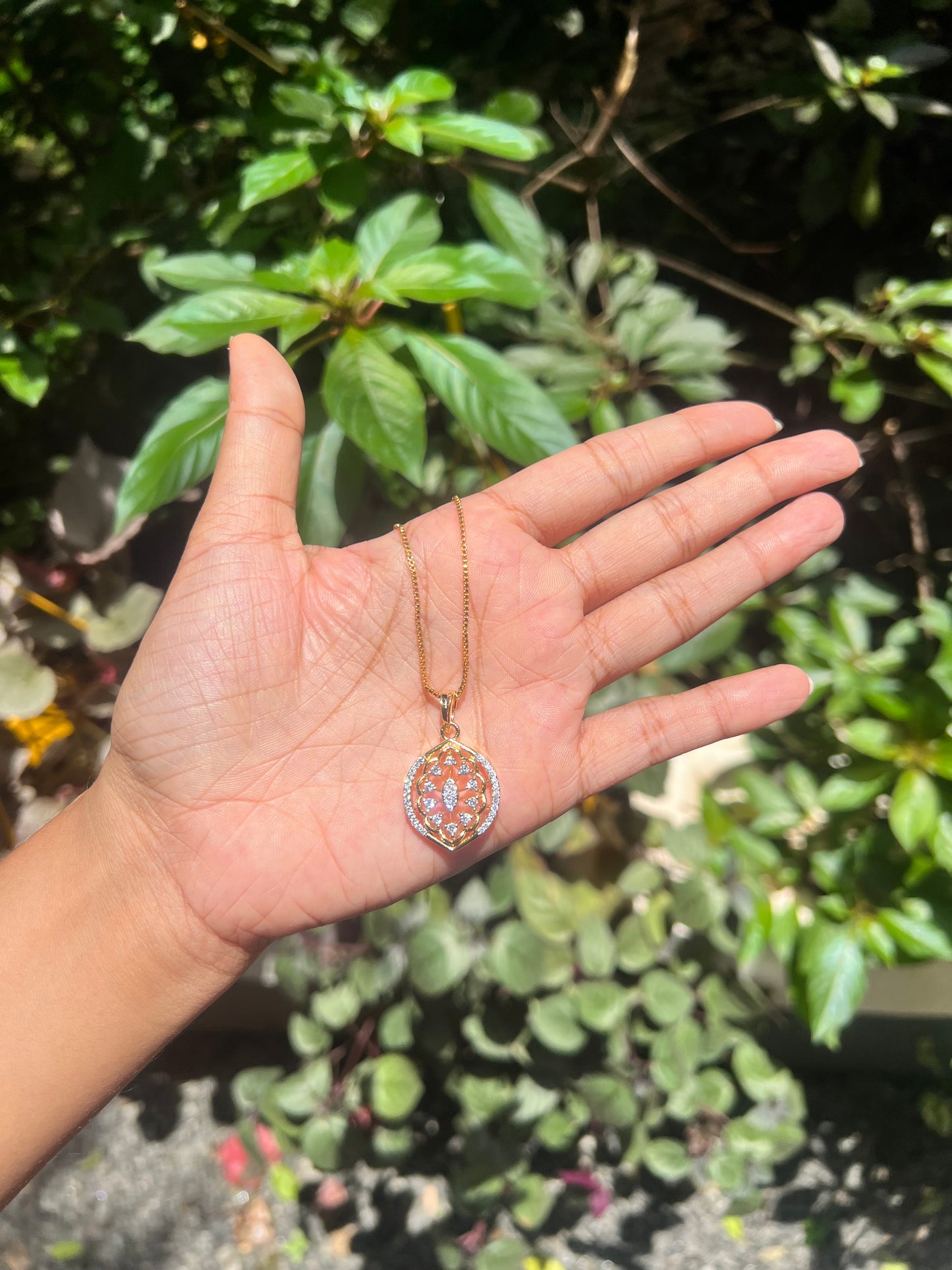 Premium diamond finish pendant with chain product code D310