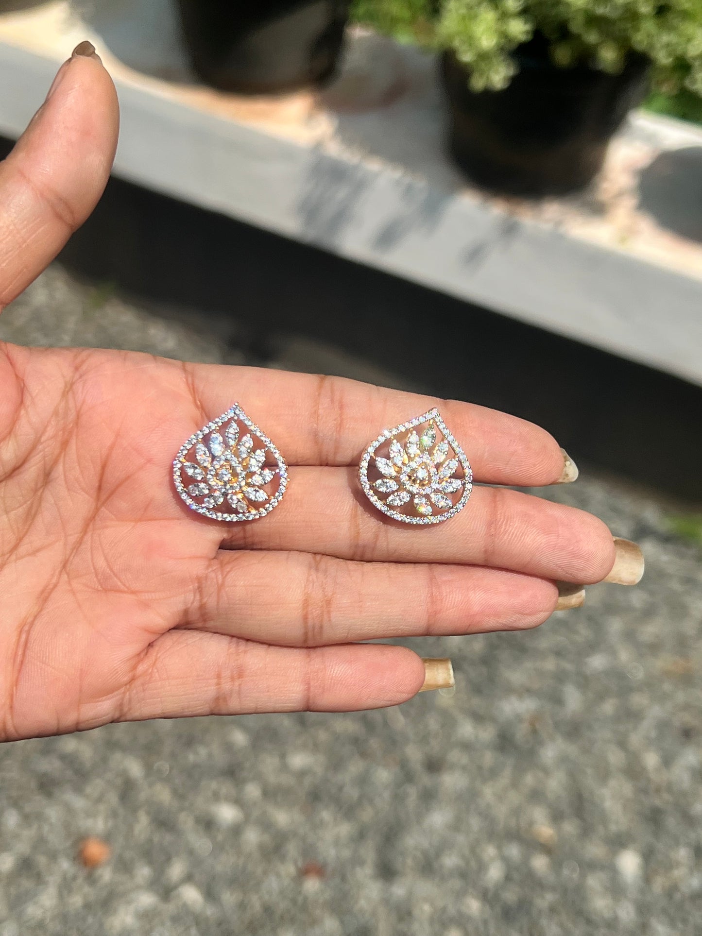 Premium diamond finish GJ polish studs product code E131