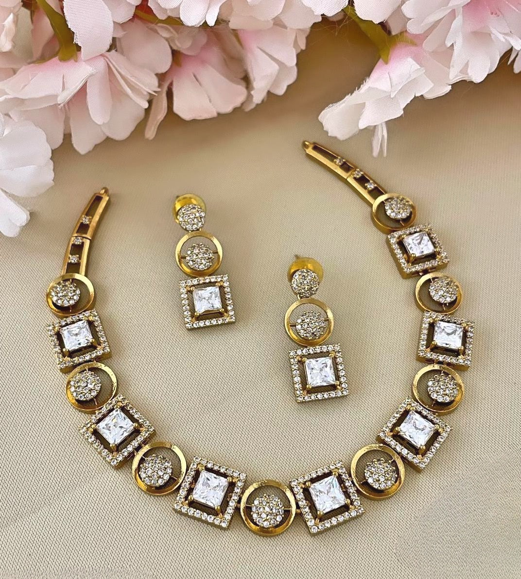 Classic square round ad necklace product code 415