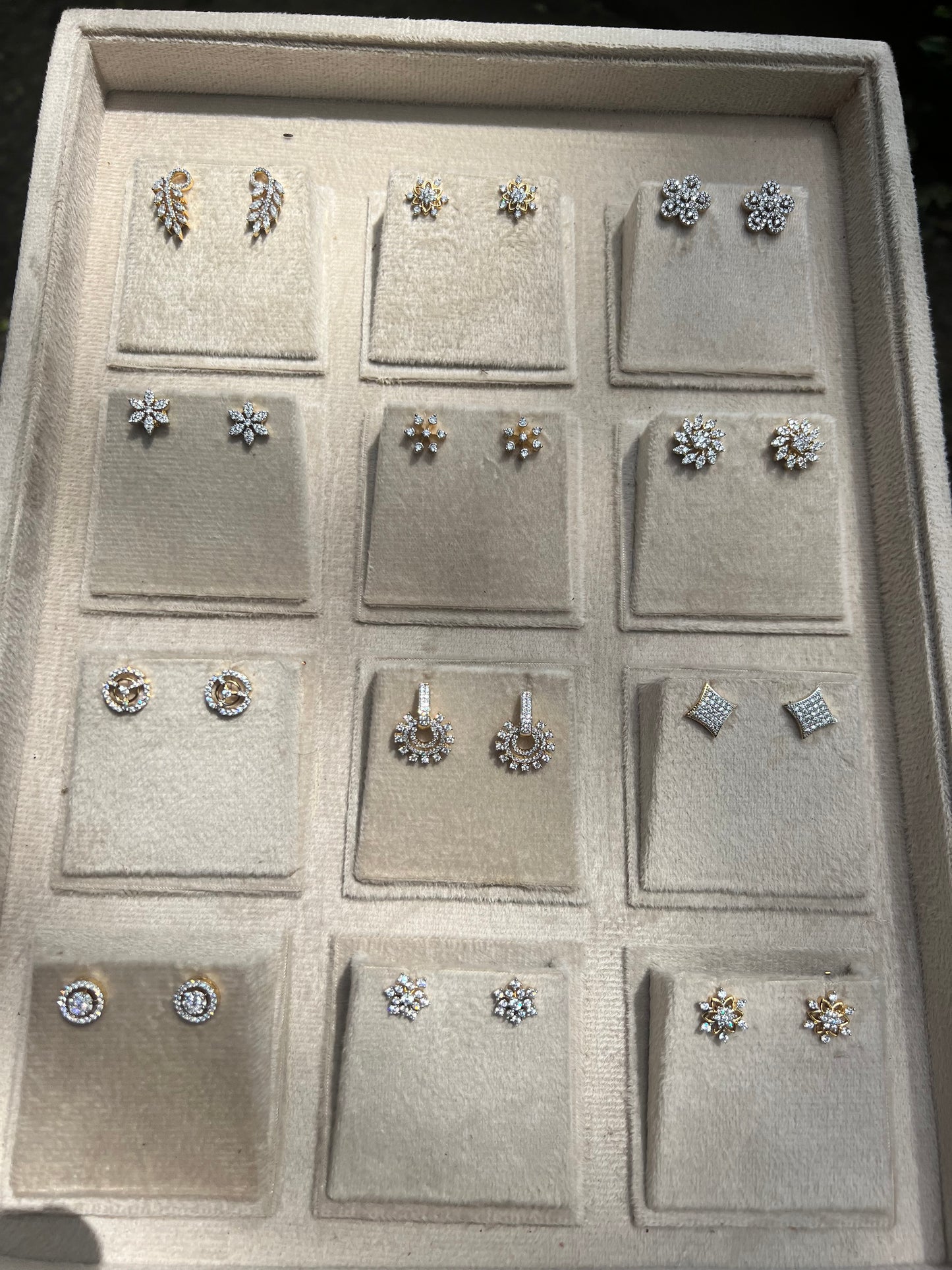 Premium diamond finish stud product code E02