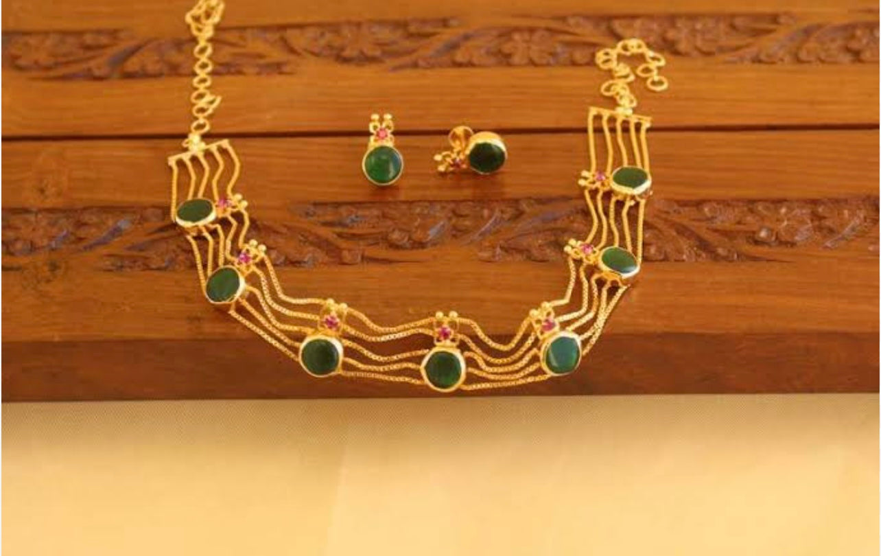 Premium Kerala style round green palakka choker set product code 1037