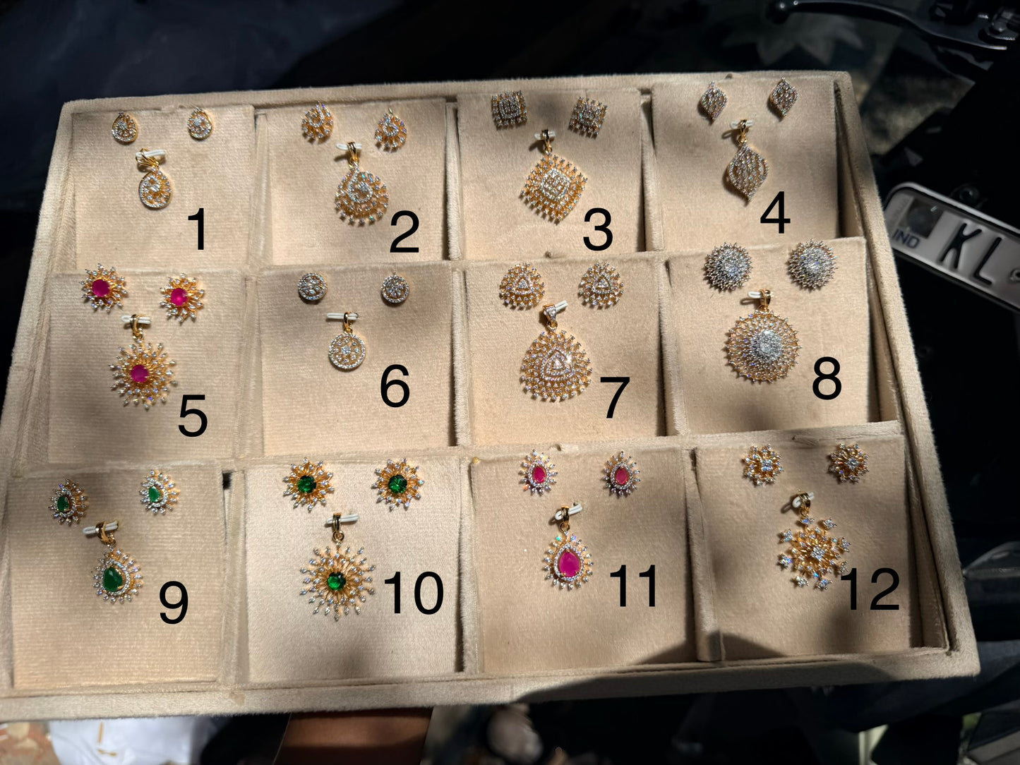 Premium diamond finish pendant set product code D400
