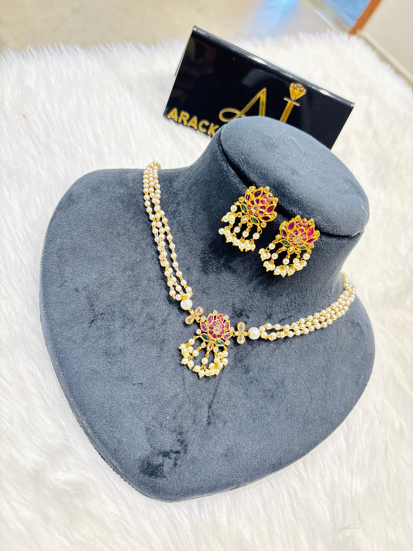 Premium quality 3 layer pearl haram with lotus pendantset product code N375