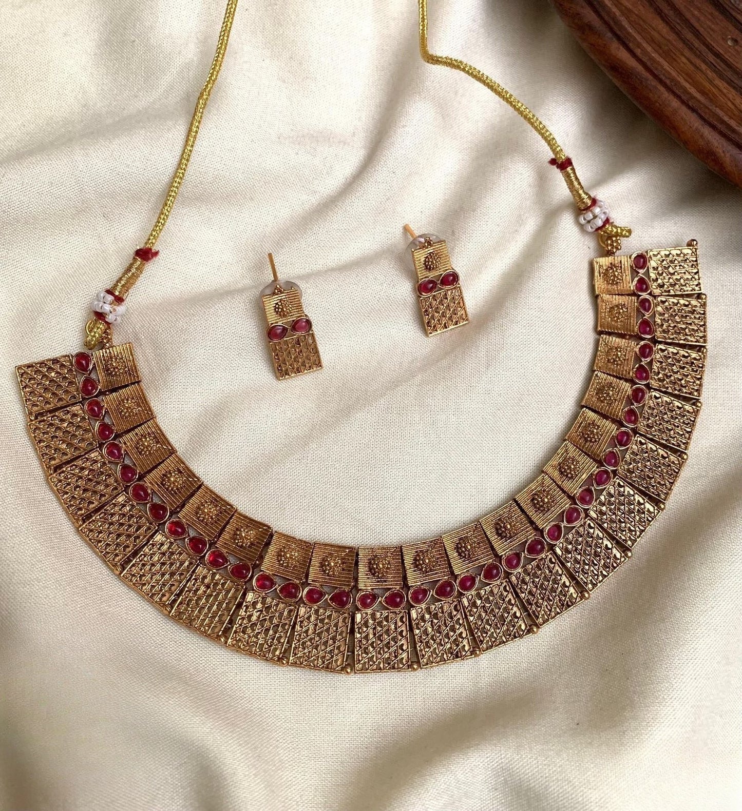 Premium matte finish antique gold budget friendly bridal necklace product code N200