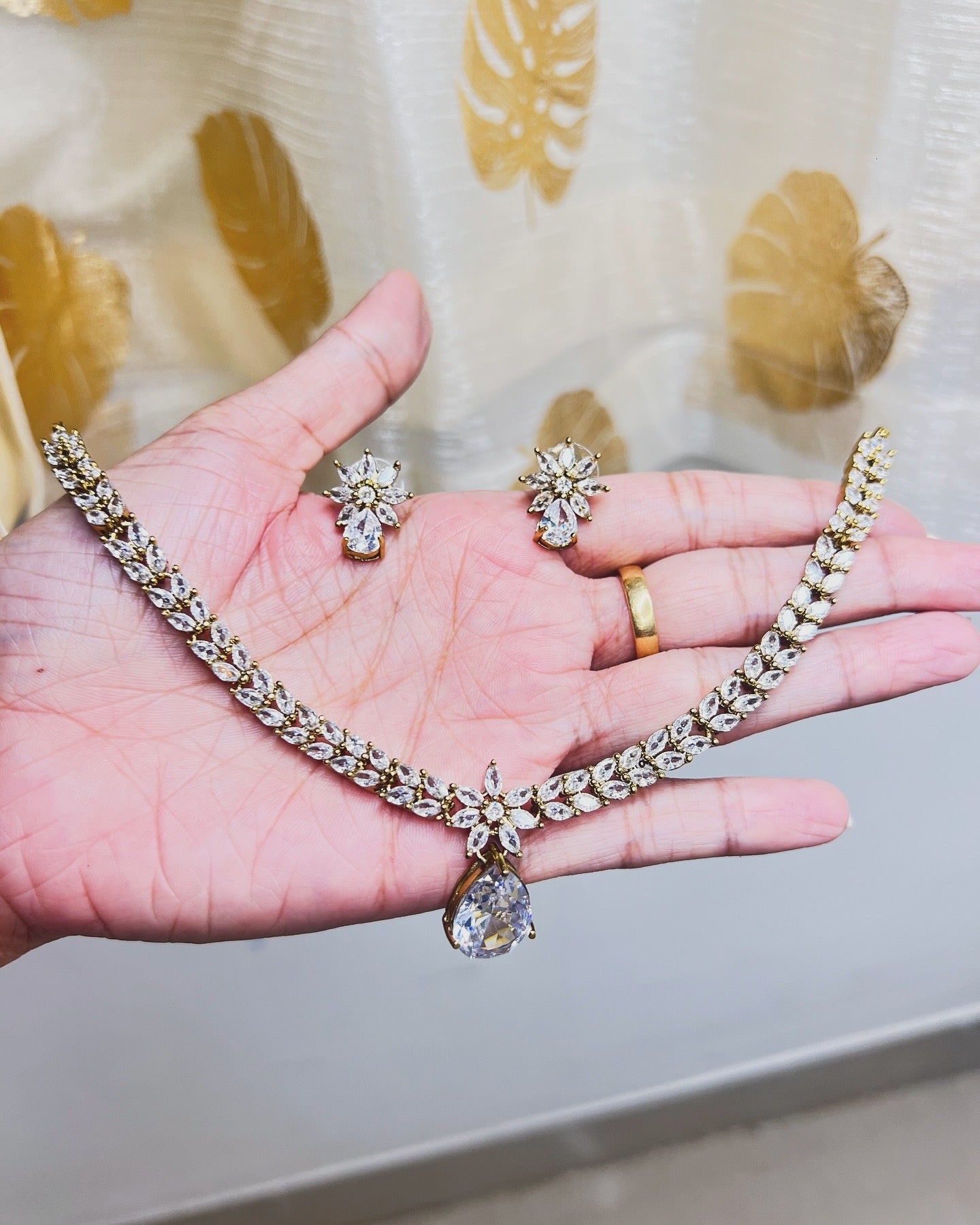 Premium ad floral necklace product code 752
