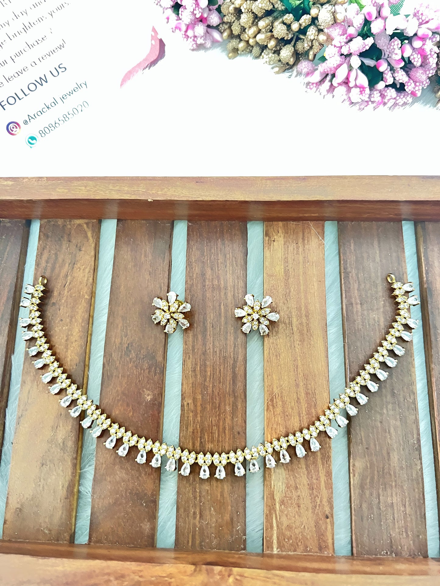 Simple floral ad necklace product code 400