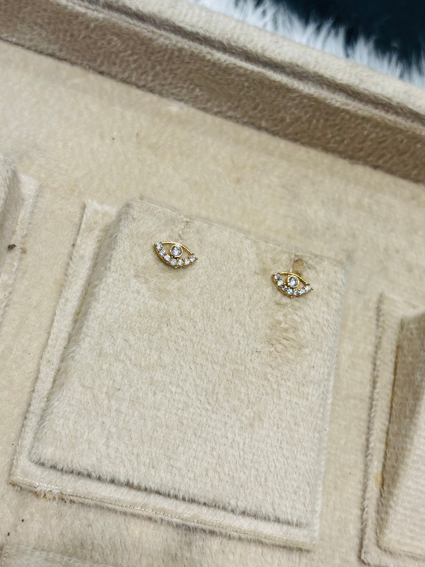 Premium gold plated daily wear screw back ad second stud /nosepins product code E65