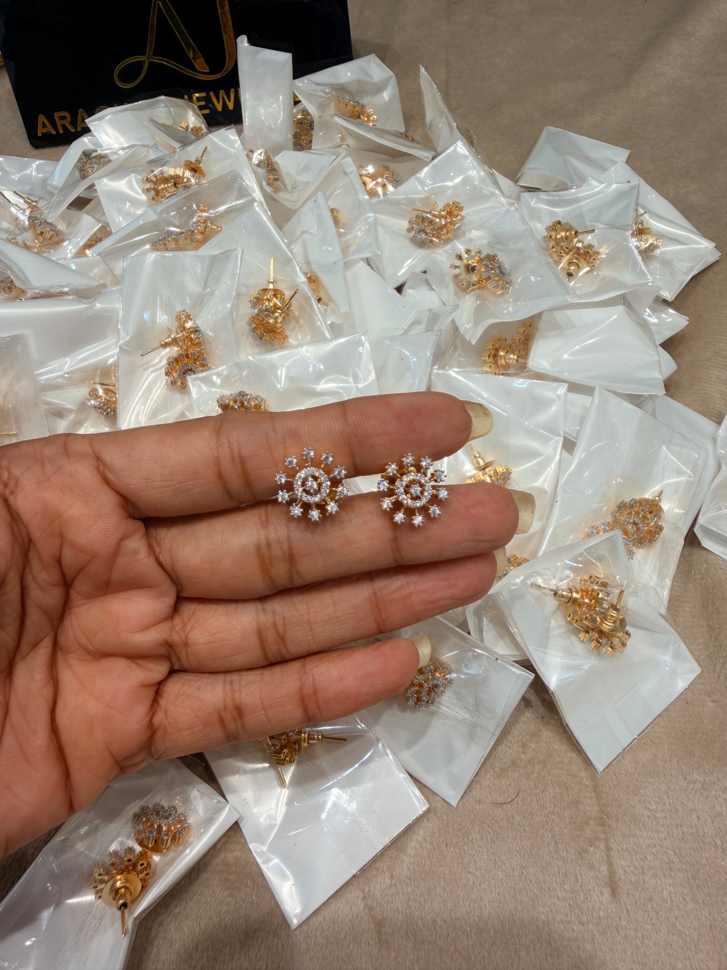 Premium diamond finish stud product code E222