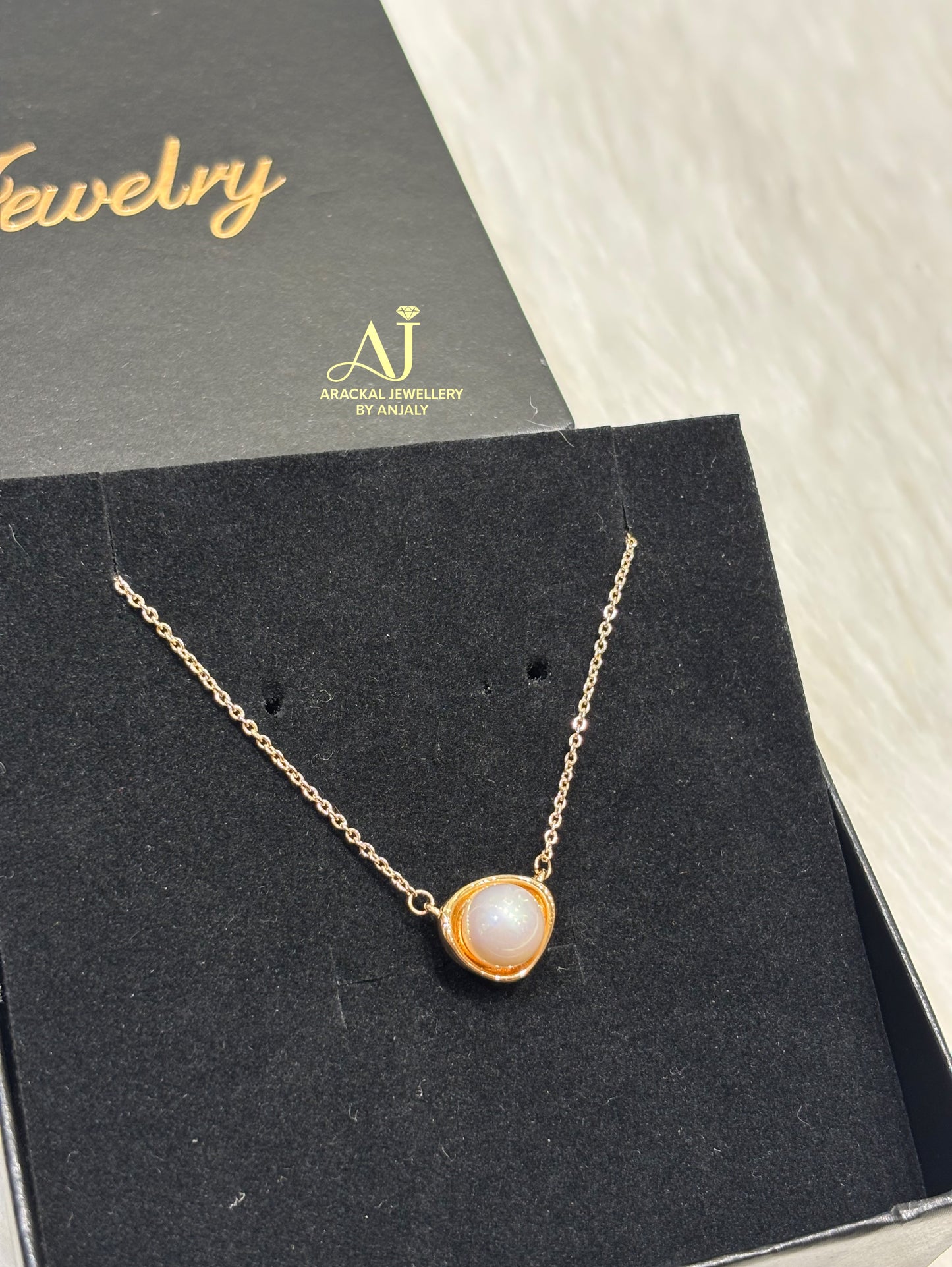 Premium Anti tarnish 18k gold plated pendant chain set product code N40