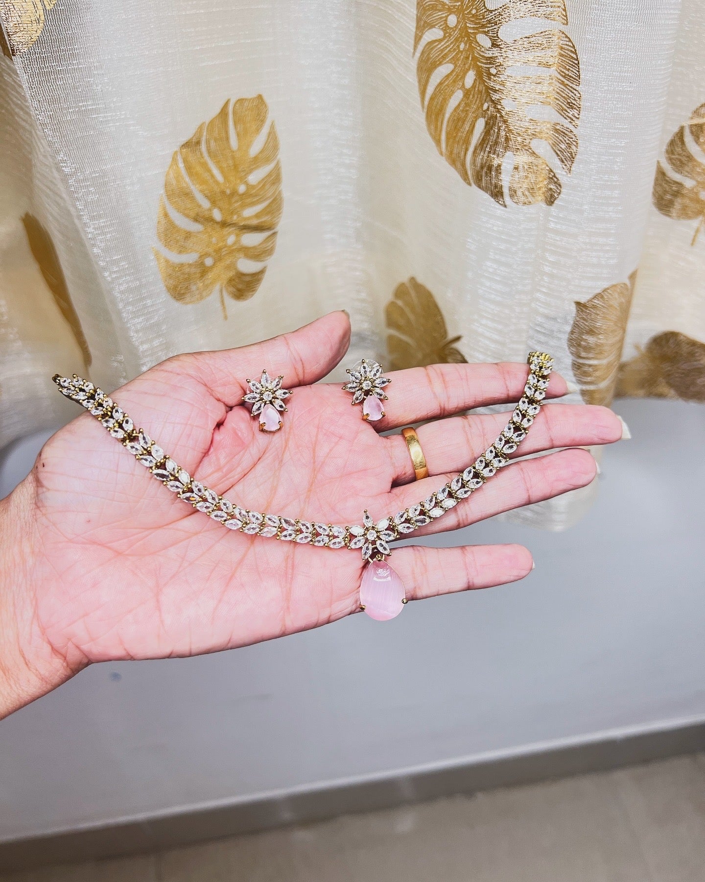 Premium ad floral necklace product code 752