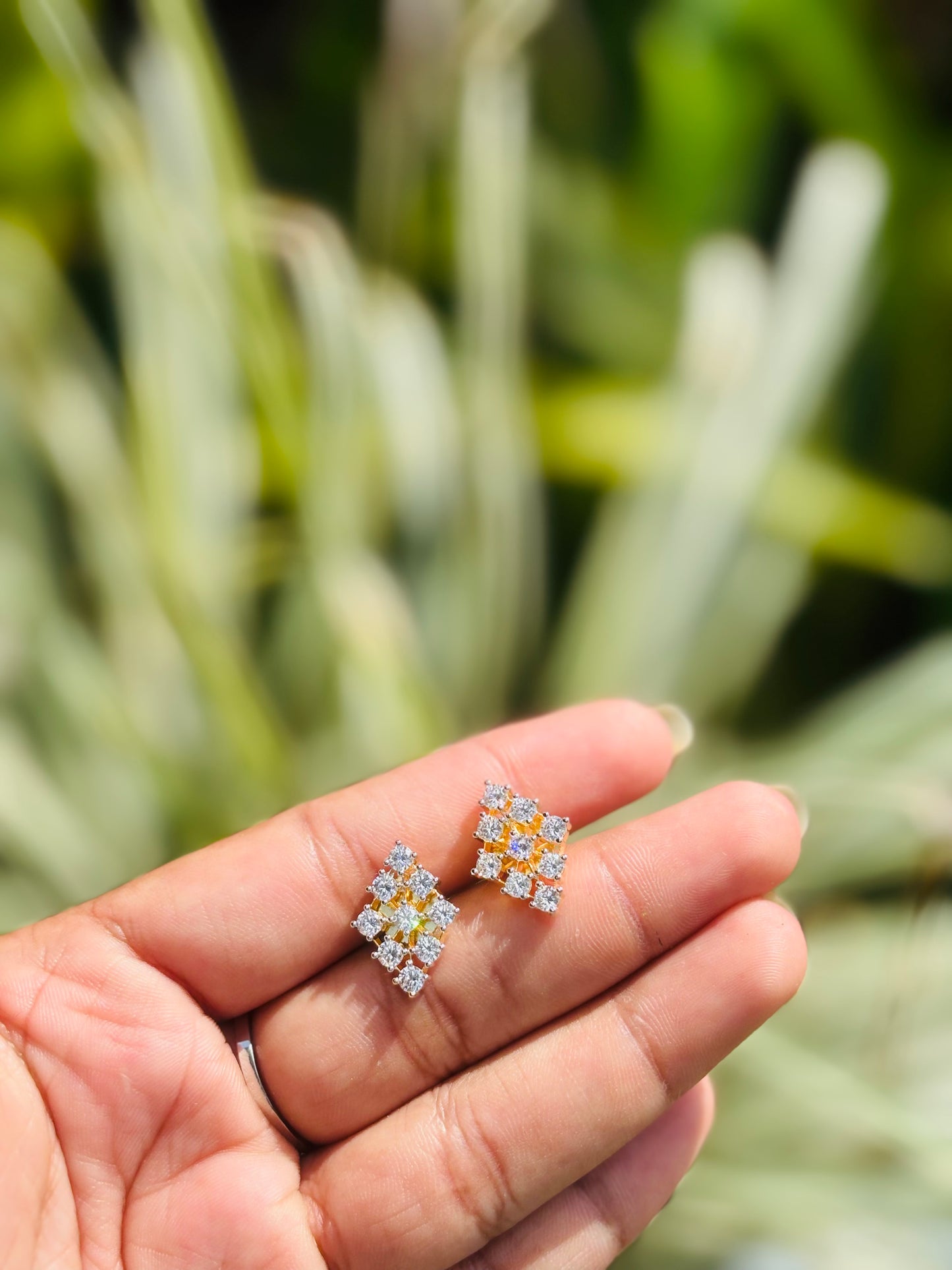 Premium daimond finish ad studs product code E70