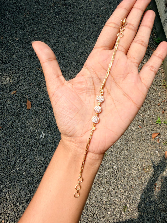 Premium gold plated daily wear adjustable bracelet product code B106