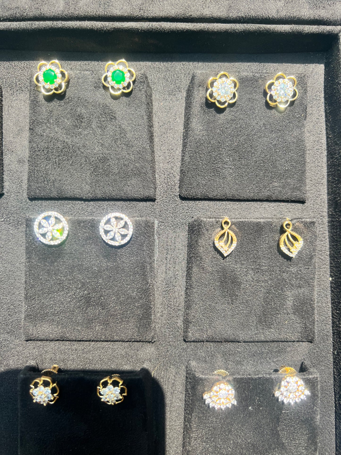 Premium diamond finish studs product code E110