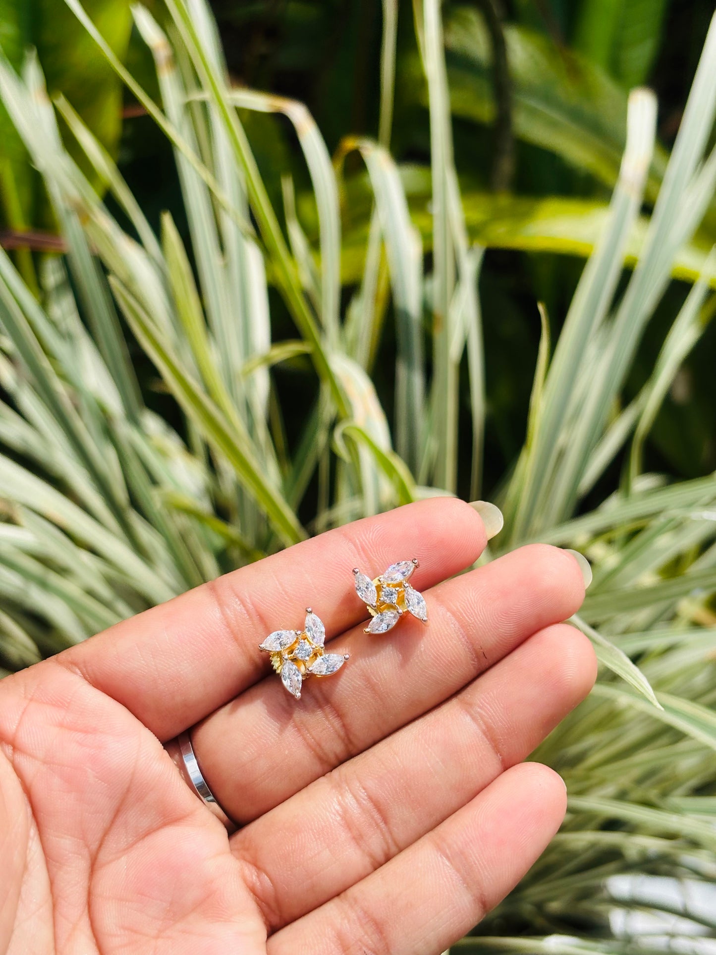 Premium daimond finish ad studs product code E70