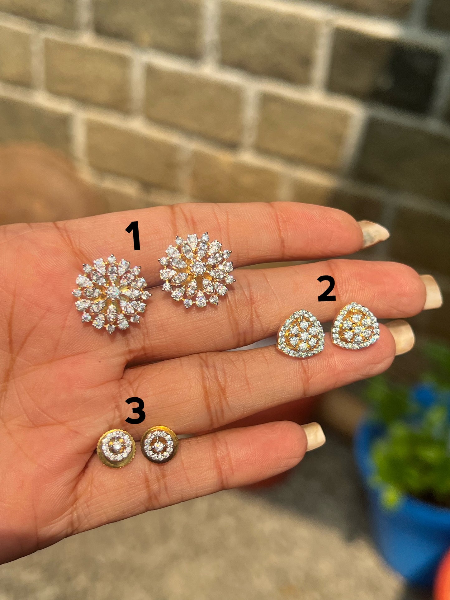 Premium diamond finish occasion wear studs product code E108