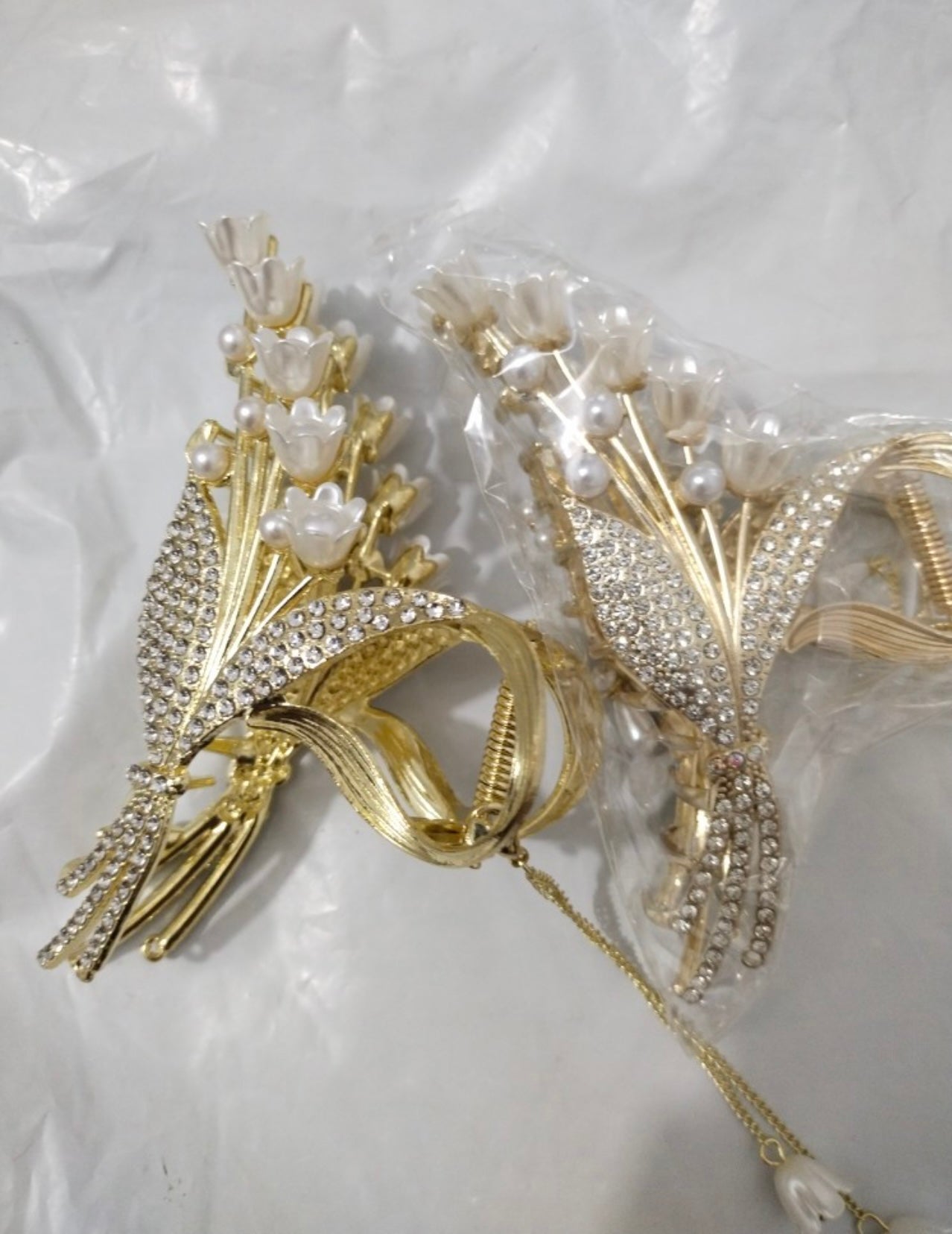 Premium imported Korean metal pearl flower tassels party wear hair claw clips product code 1023