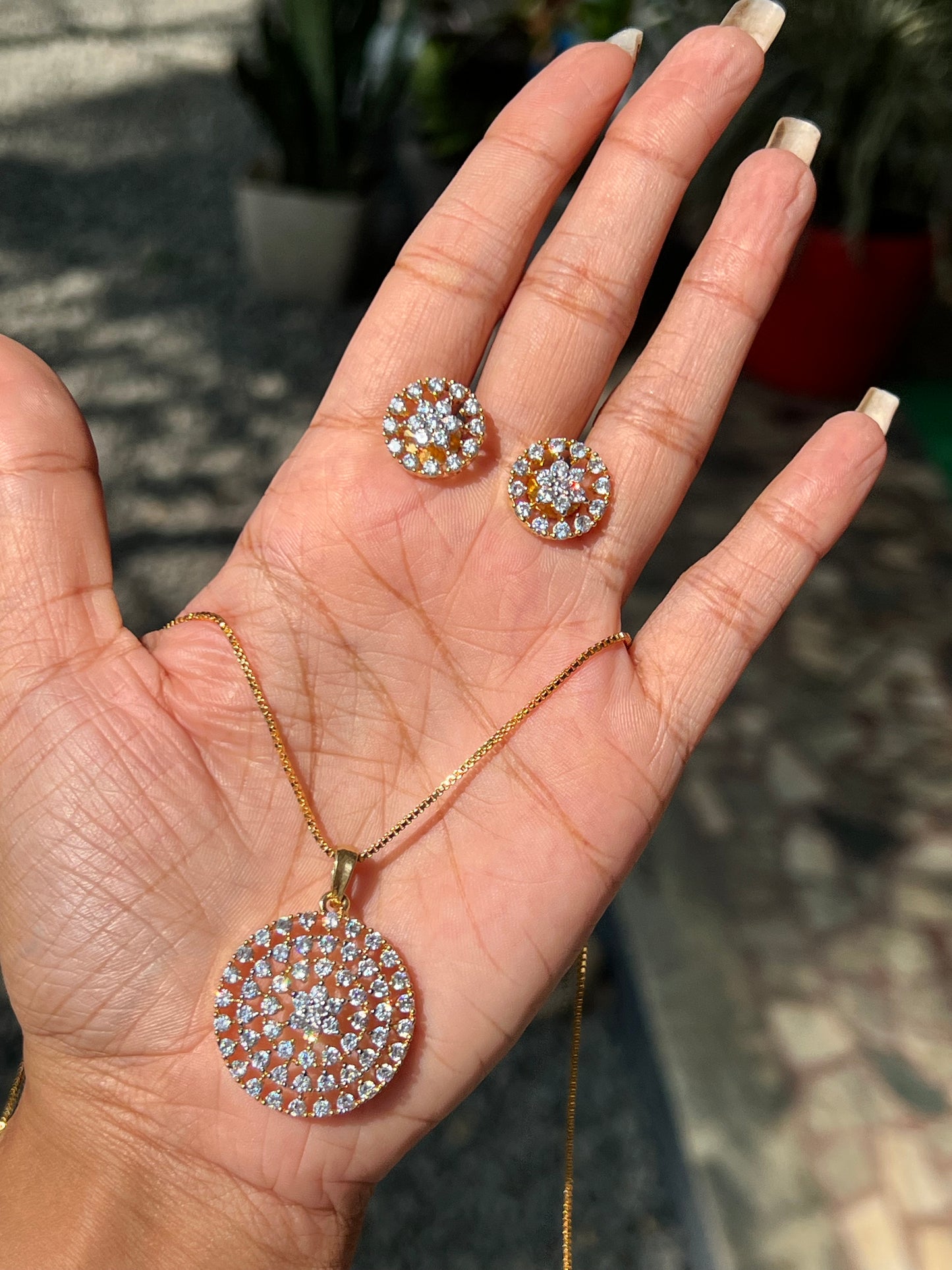 Premium diamond finish twotone finish pendant chain set product code D91