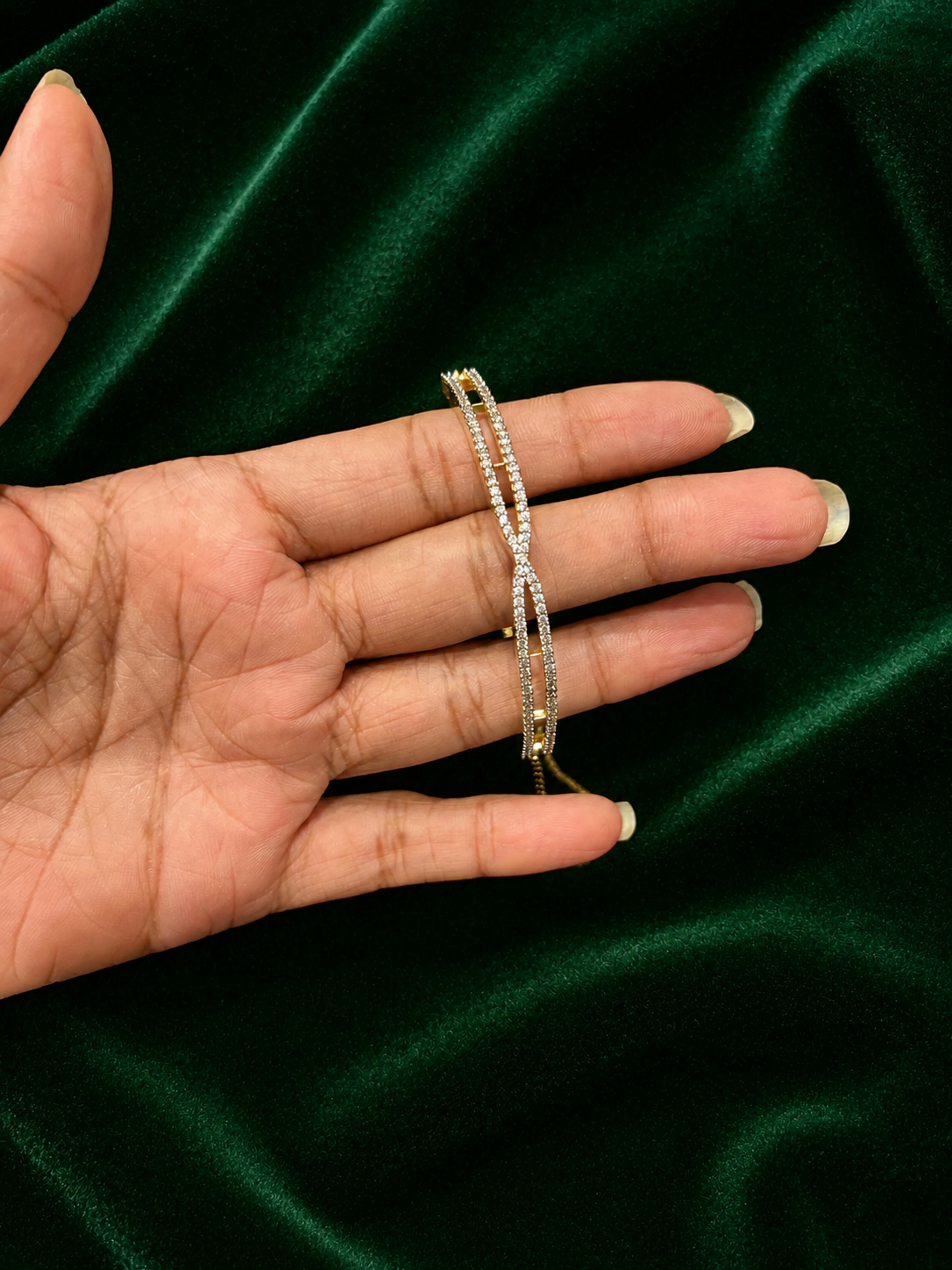 Premium diamond finish party wear adjustable bracelet product code B200