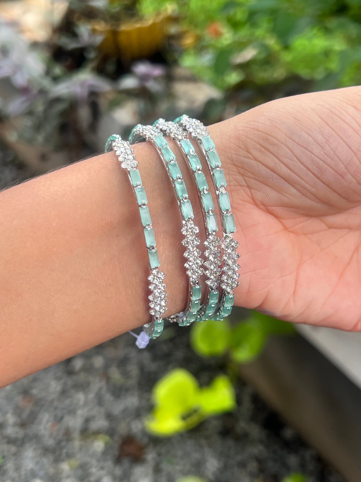 Premium silver finish ad mint greenset of 4bangles product code B151