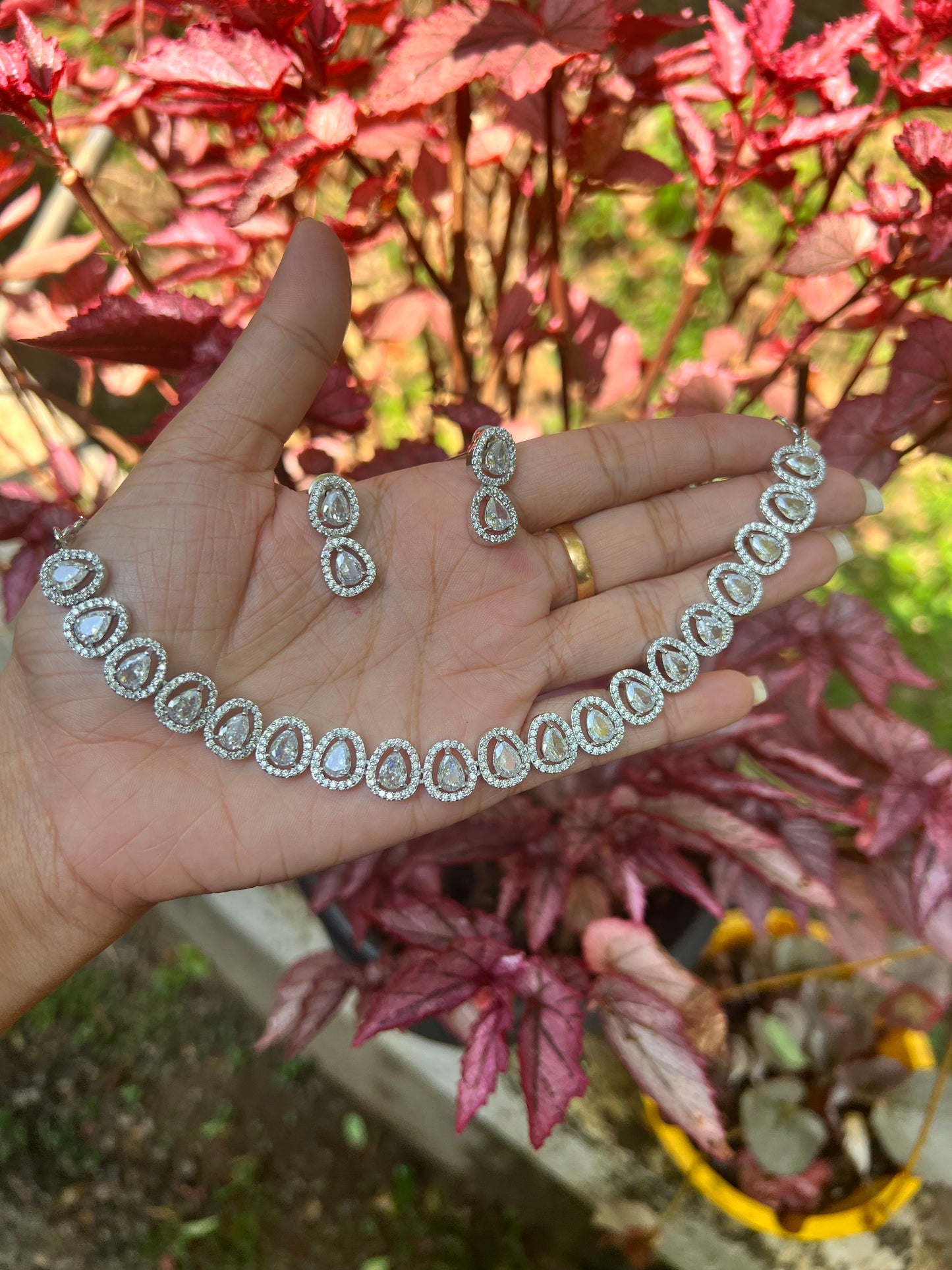 Premium quality silver finish ad necklace product code 929
