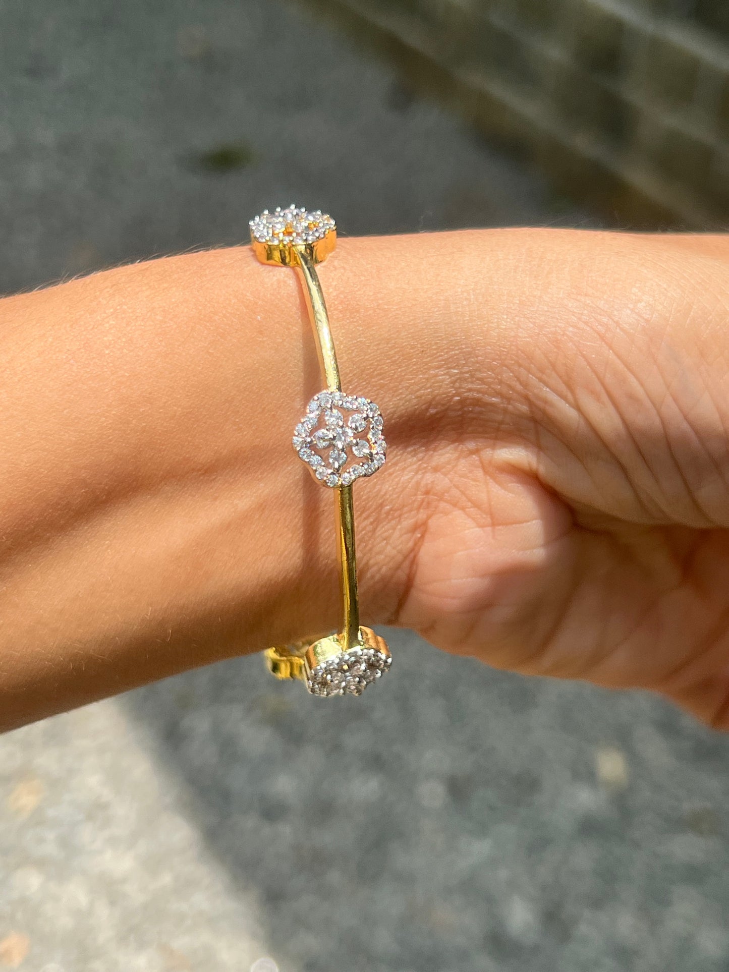Premium party wear diamond finish flower bangle product code B09