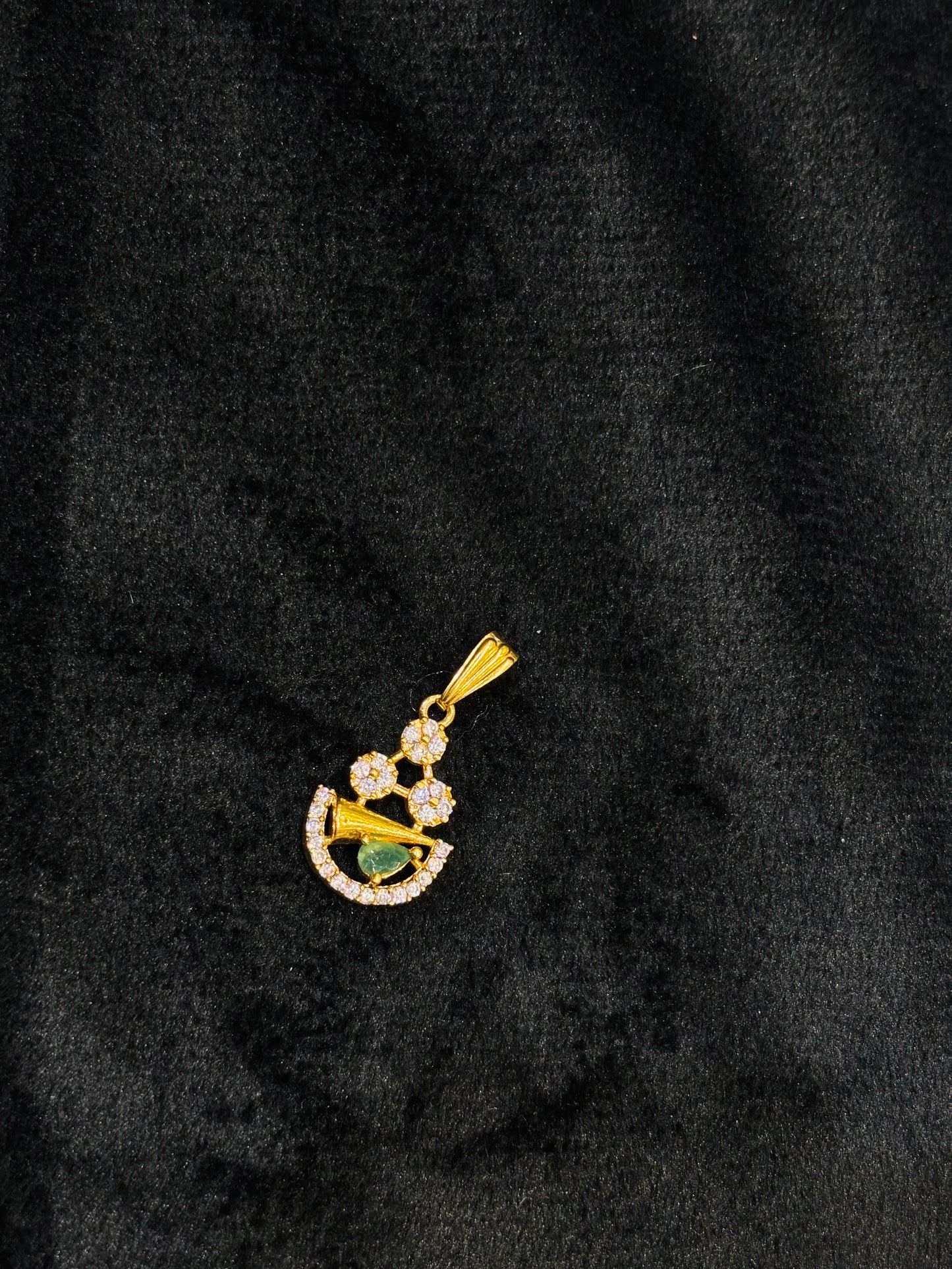 Premium daily wear anti tarnish gold plated ad stone pendant with chain set product code N390