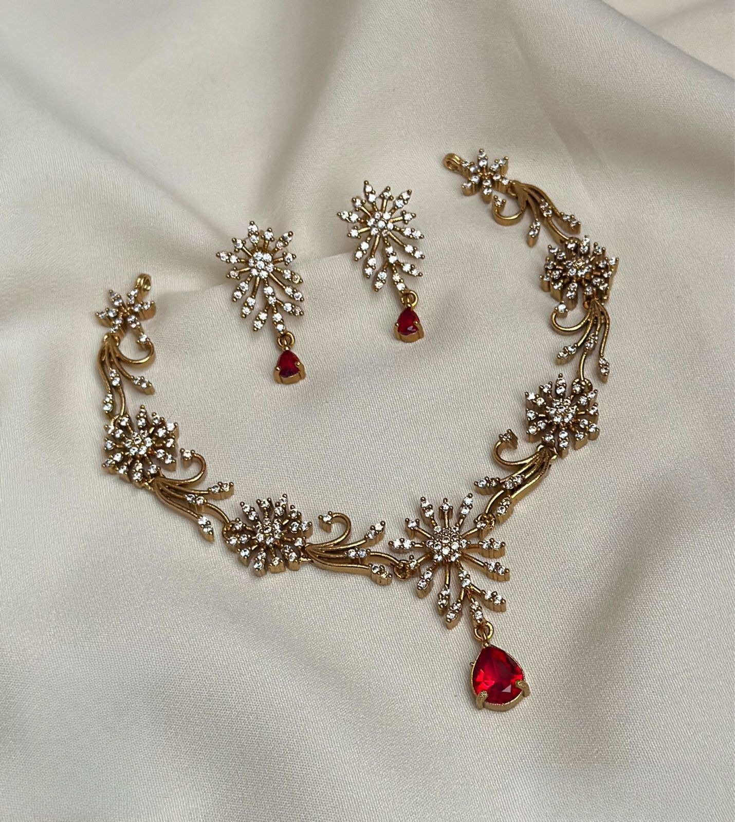 Floral SnowFlake AD Stone Necklace Set