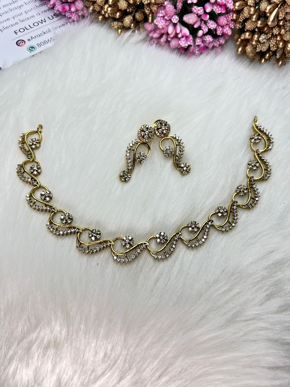 Traditional Elegance Necklace Set