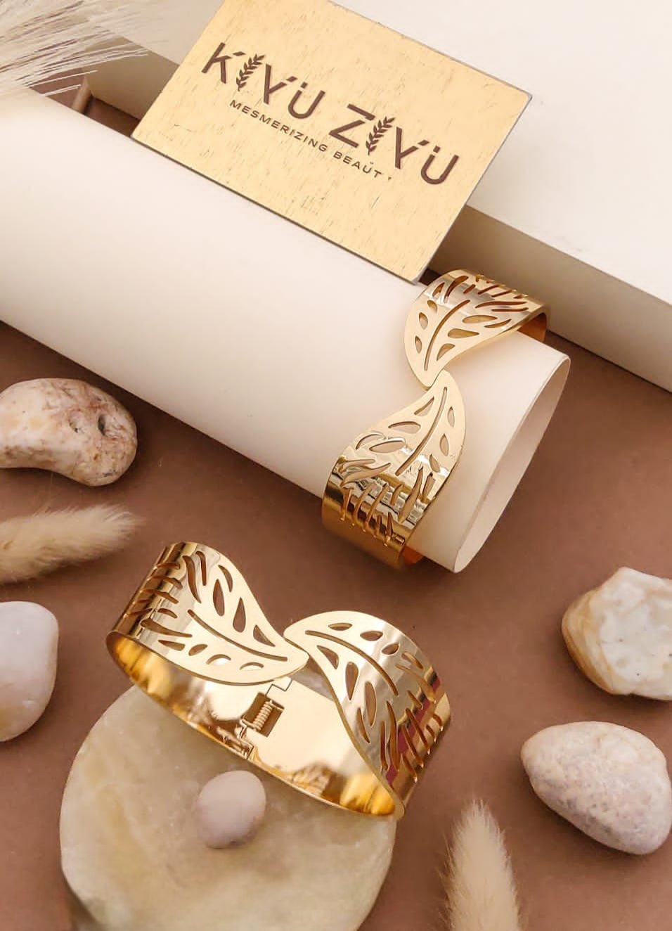 Premium quality anti tarnish stainless steel statement openable kada bangle product code B97