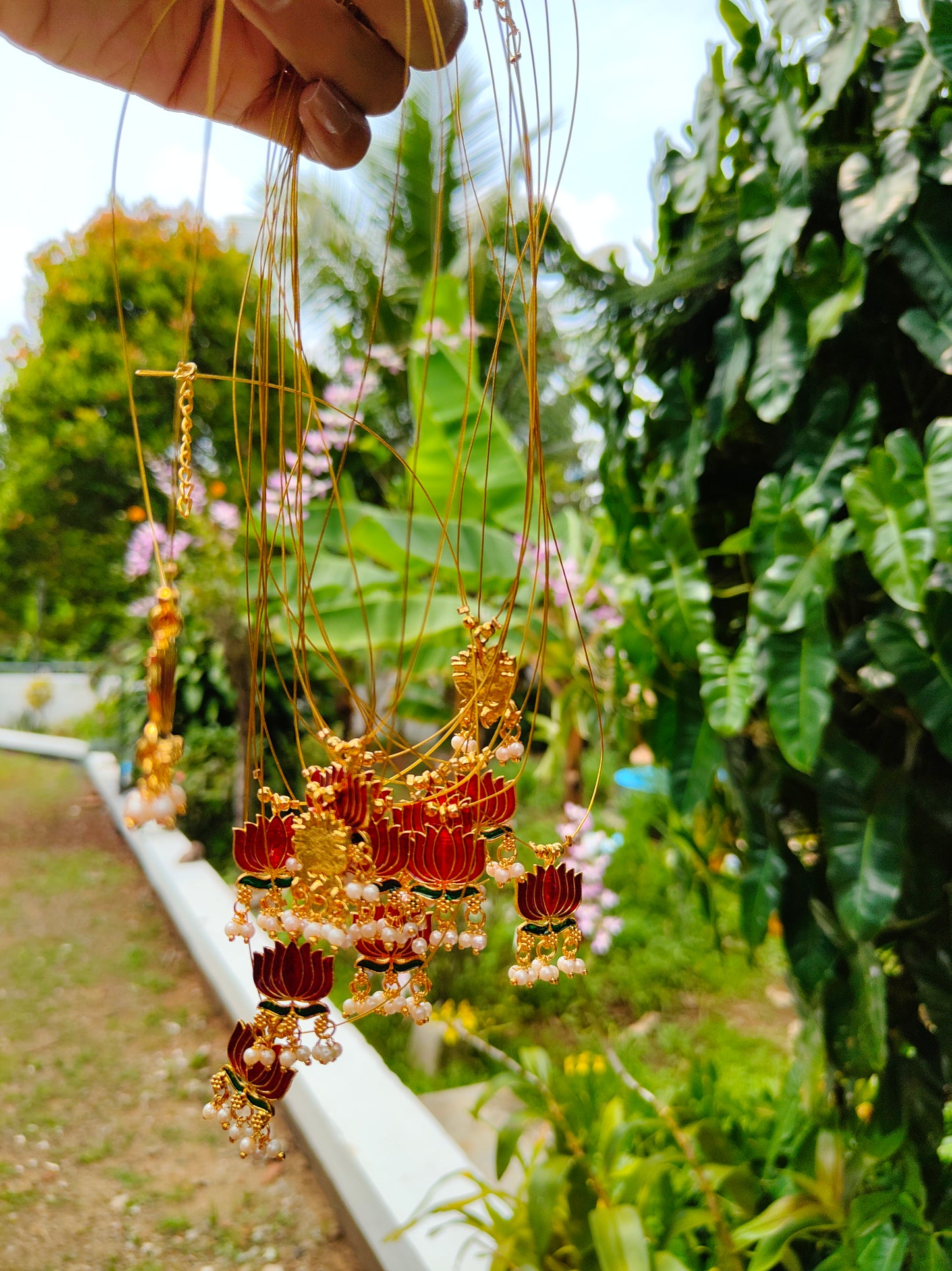 Trending invisible lotus pendant chain product code N369