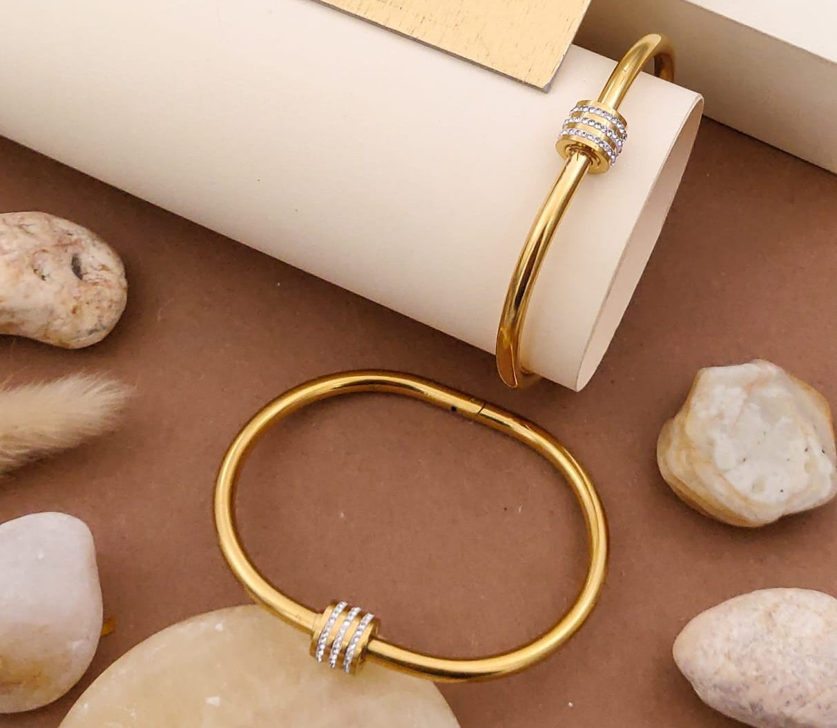 Premium anti tarnish openable bracelet product code B86 suitable for (2.4 and 2.6,2.8)