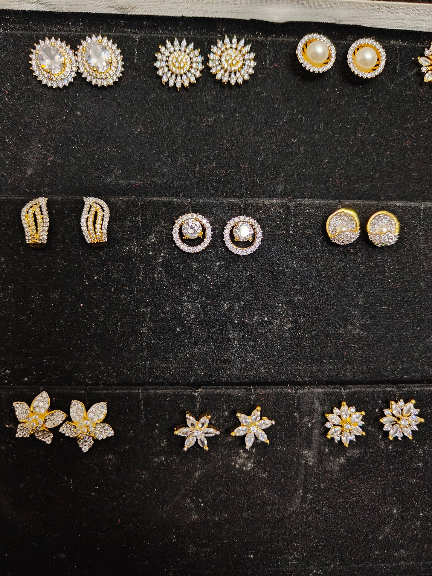 Premium gold plated two tone finish studs product code E62