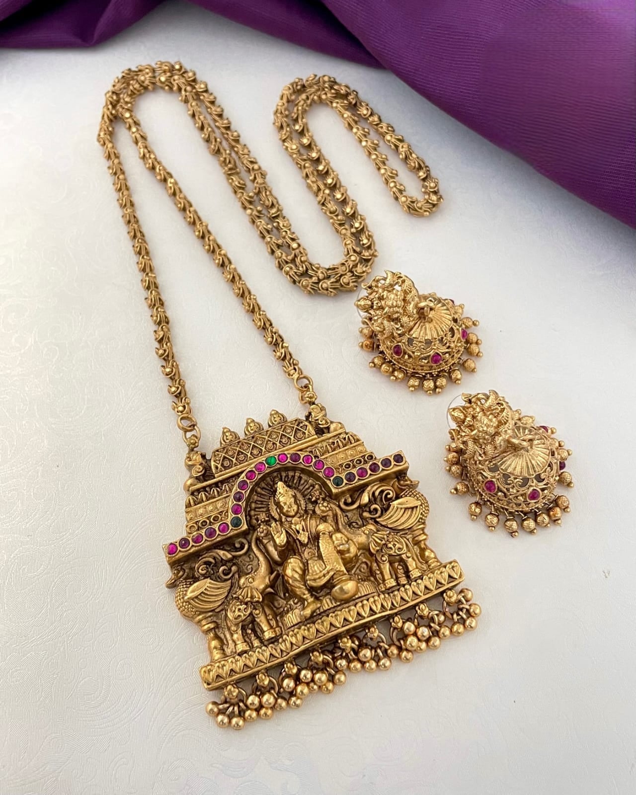 Premium quality antique temple design royal Beauty in every pendant chain with jhumka product code T66