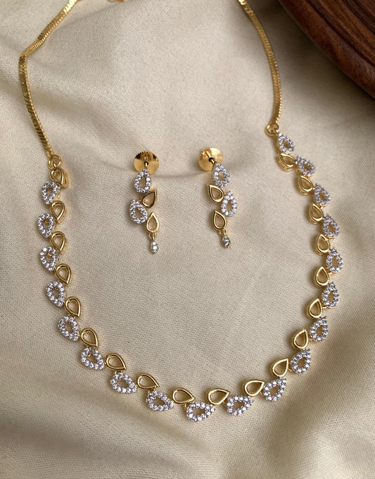 Premium quality daimond finish simple necklace set product code N153