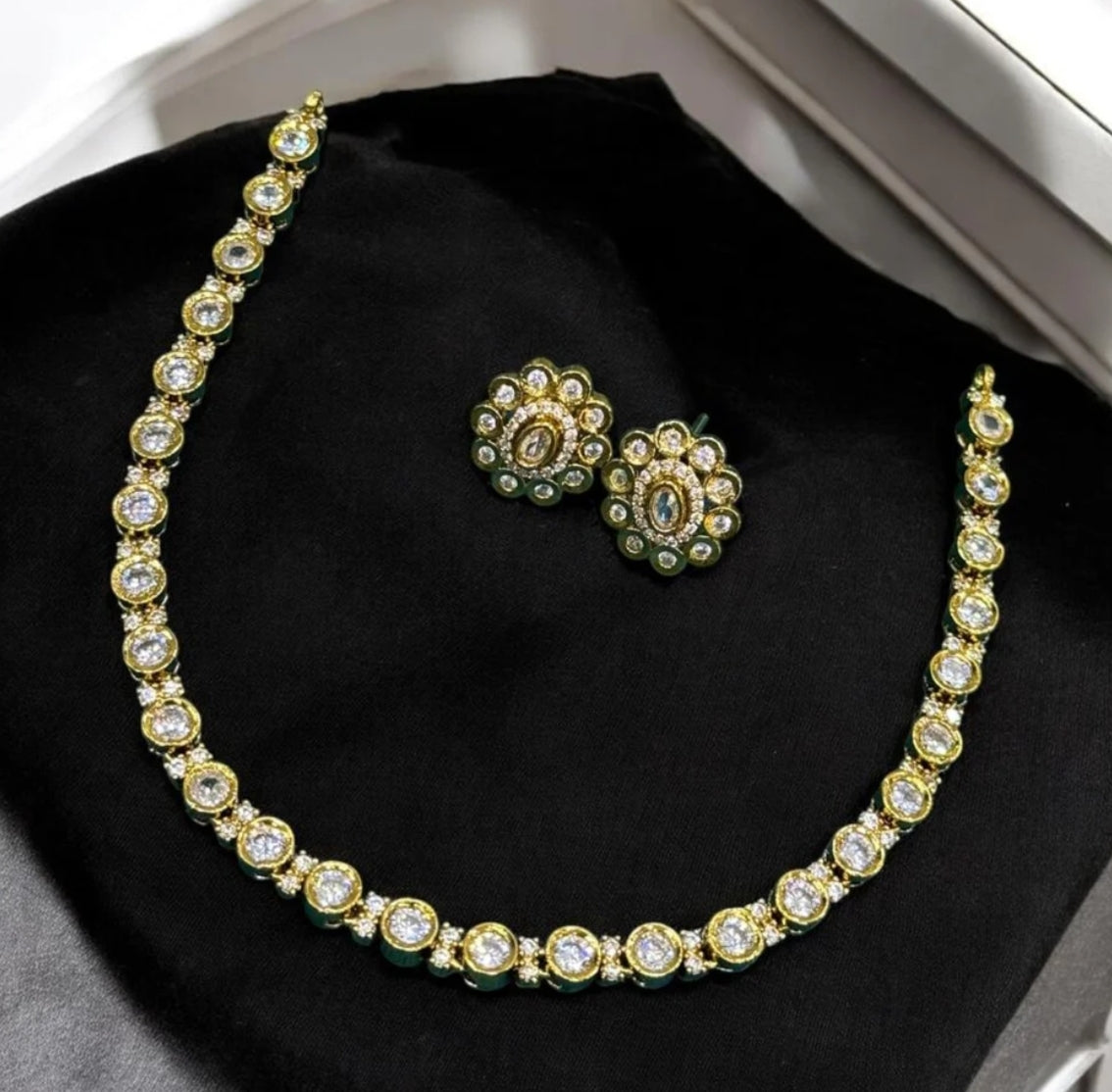 Premium simple cute jadau kundan choker/necklace product code N124