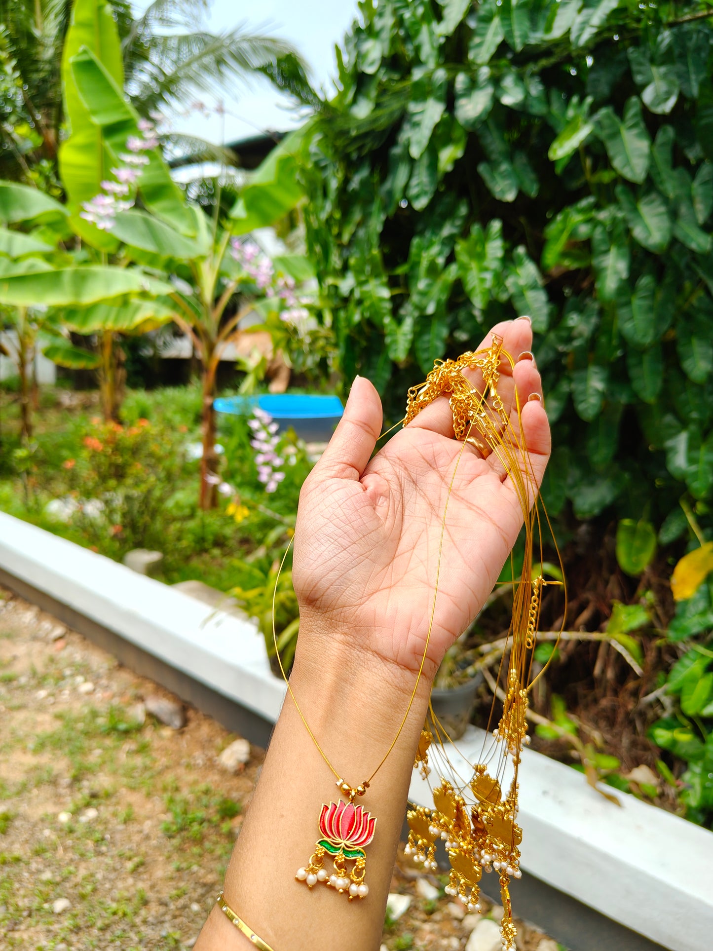 Trending invisible lotus pendant chain product code N369