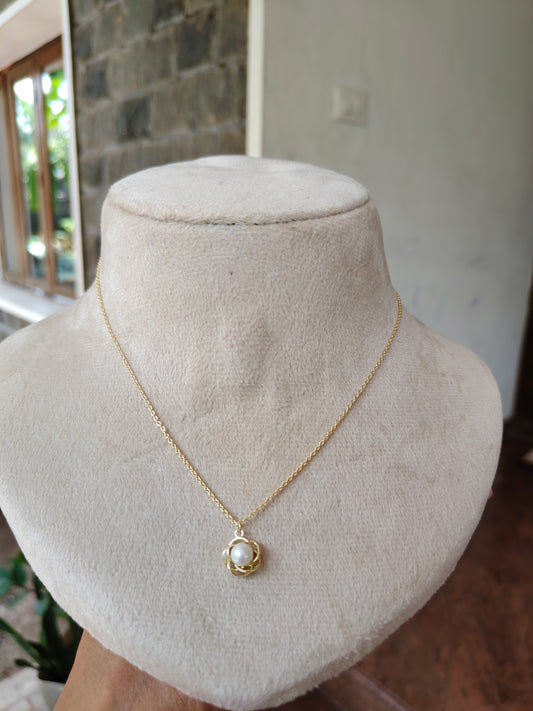 Premium contemporary pearl pendant chain product code N28