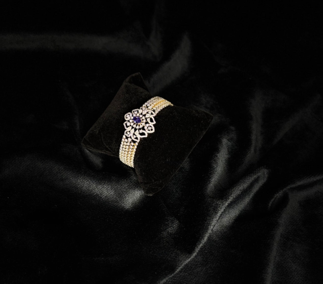 Premium diamond finish statement openable bracelet product code B186