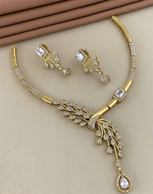 Premium ad peacock tail necklace