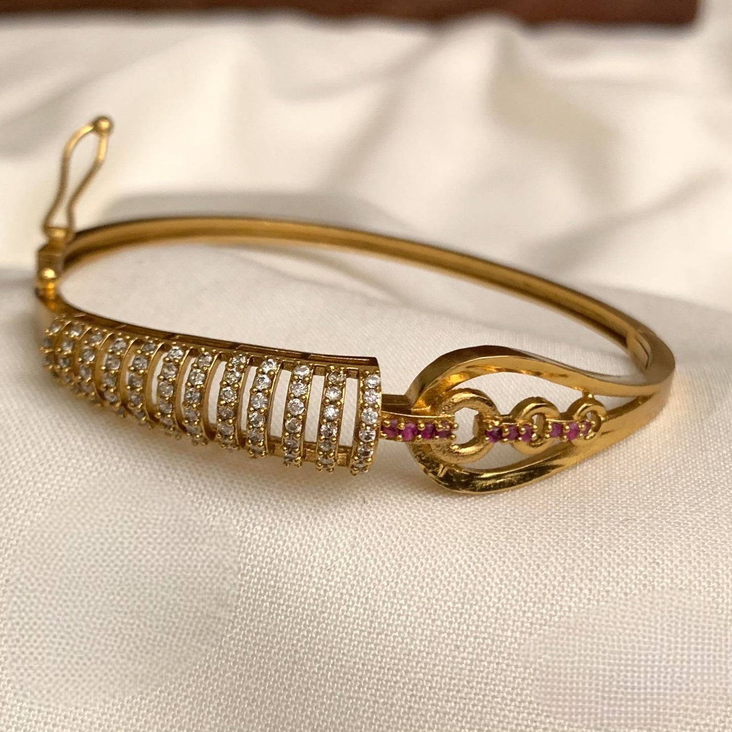 Premium antique gold openable bracelet upto 2.6 product code B20