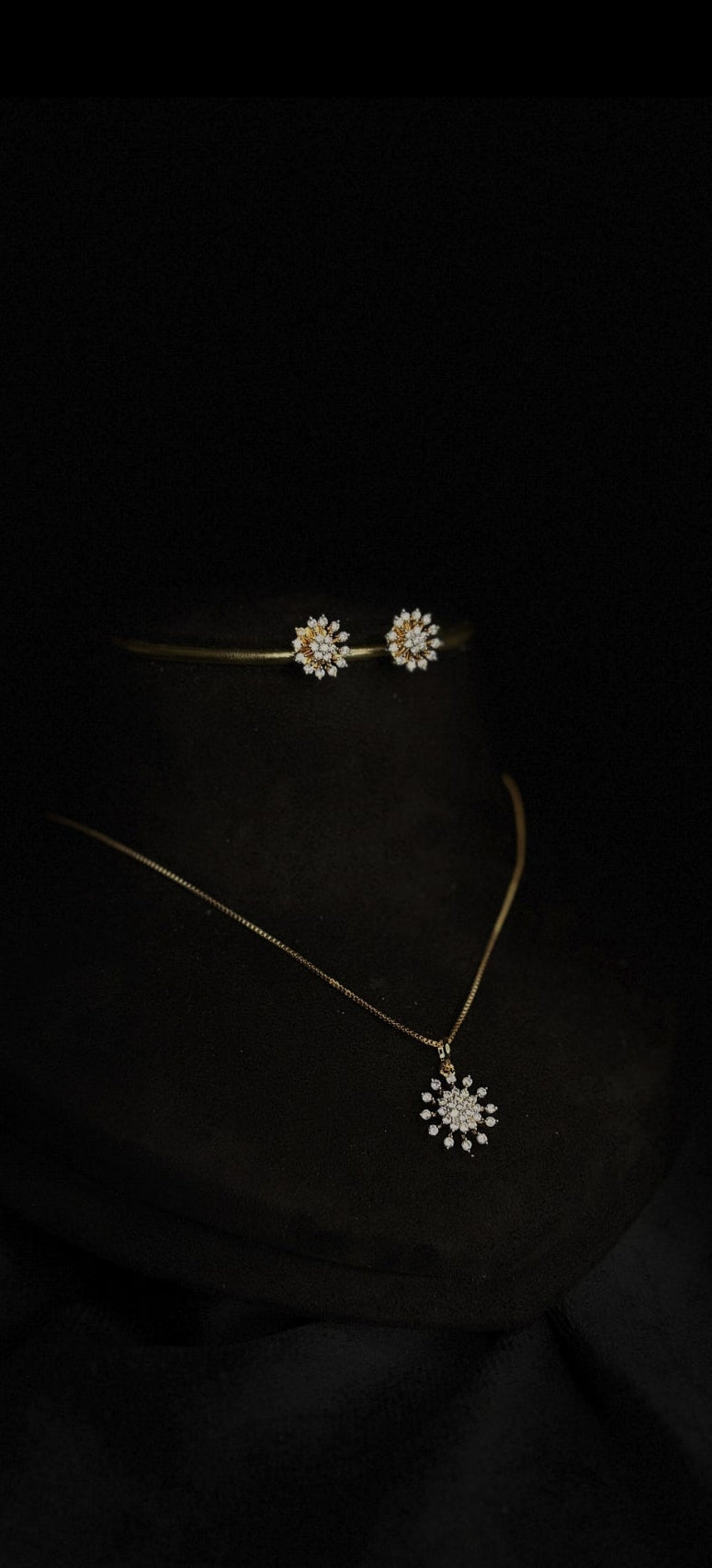 Premium party wear diamond replica pendant set with chain product code D376