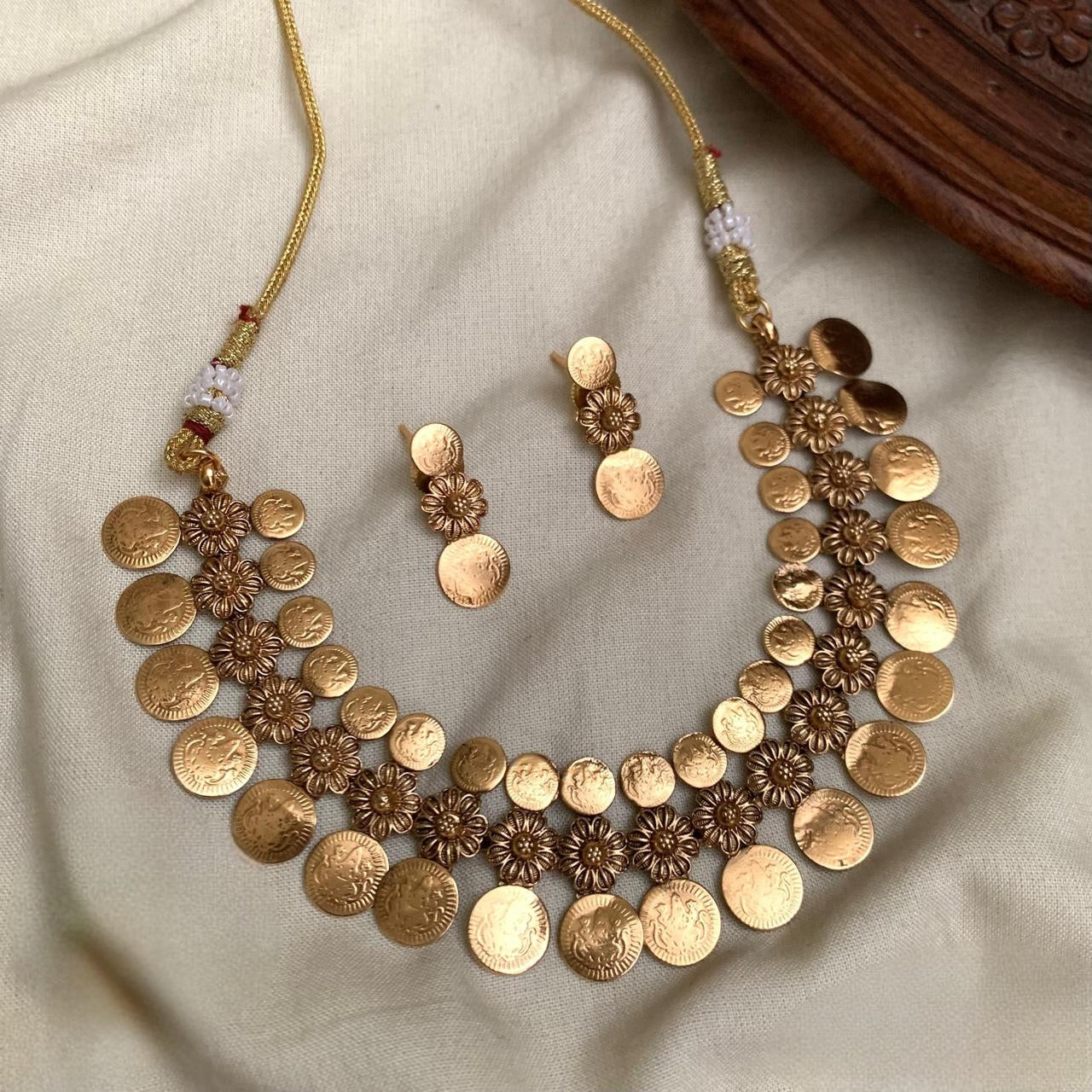 Premium matte finish lakshmi devi coin necklace product code N363