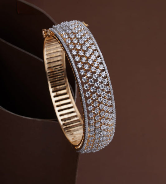 Premium diamond finish statement openable bracelet product code B190