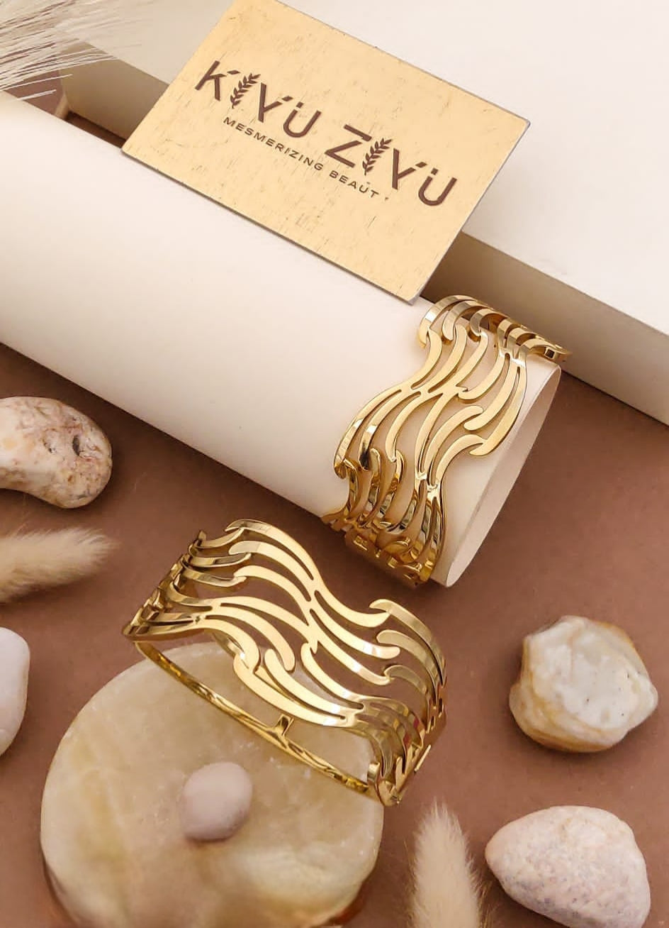 Premium quality anti tarnish stainless steel statement openable kada bangle product code B97