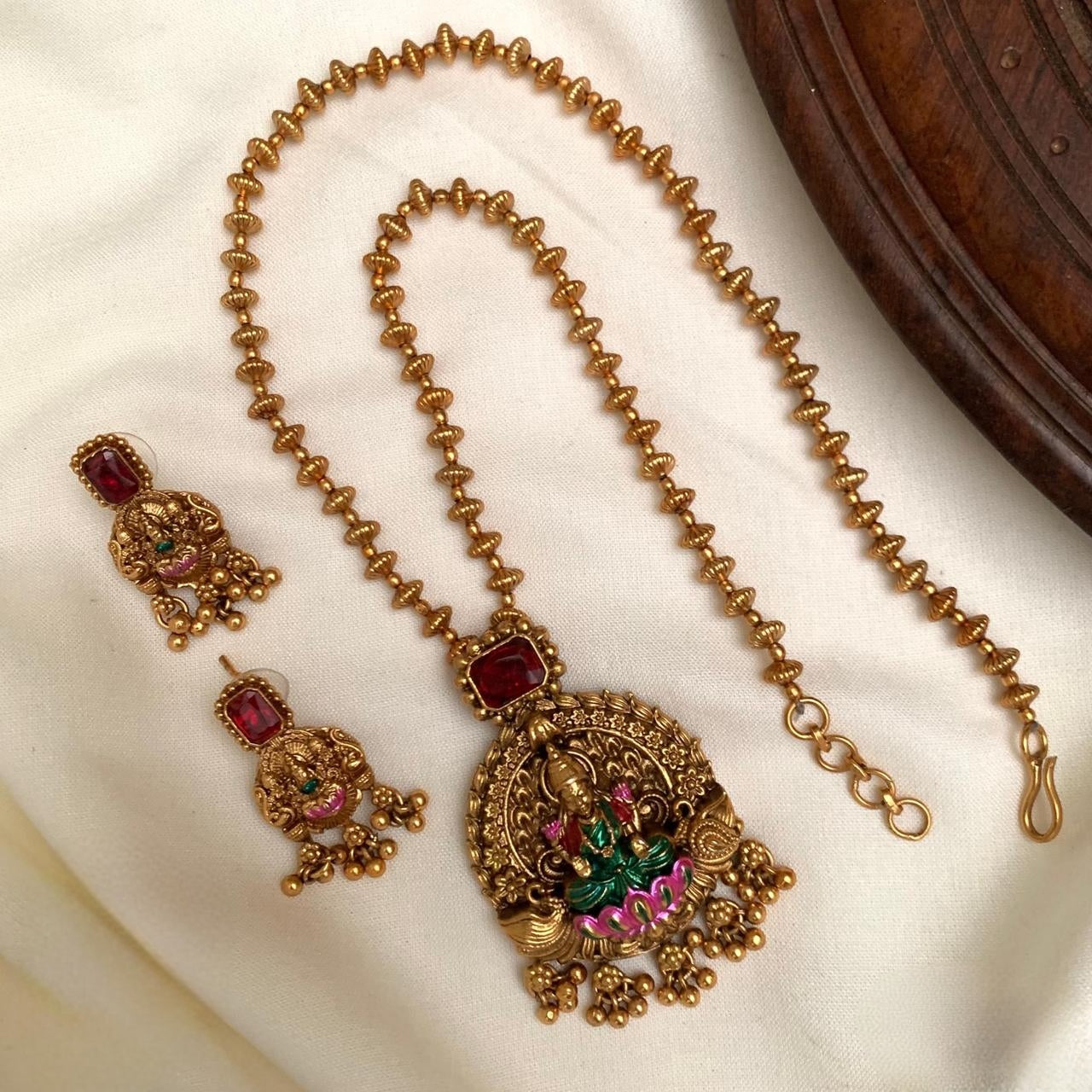 Premium divine Lakhmi temple pendant short haram  set product code T46