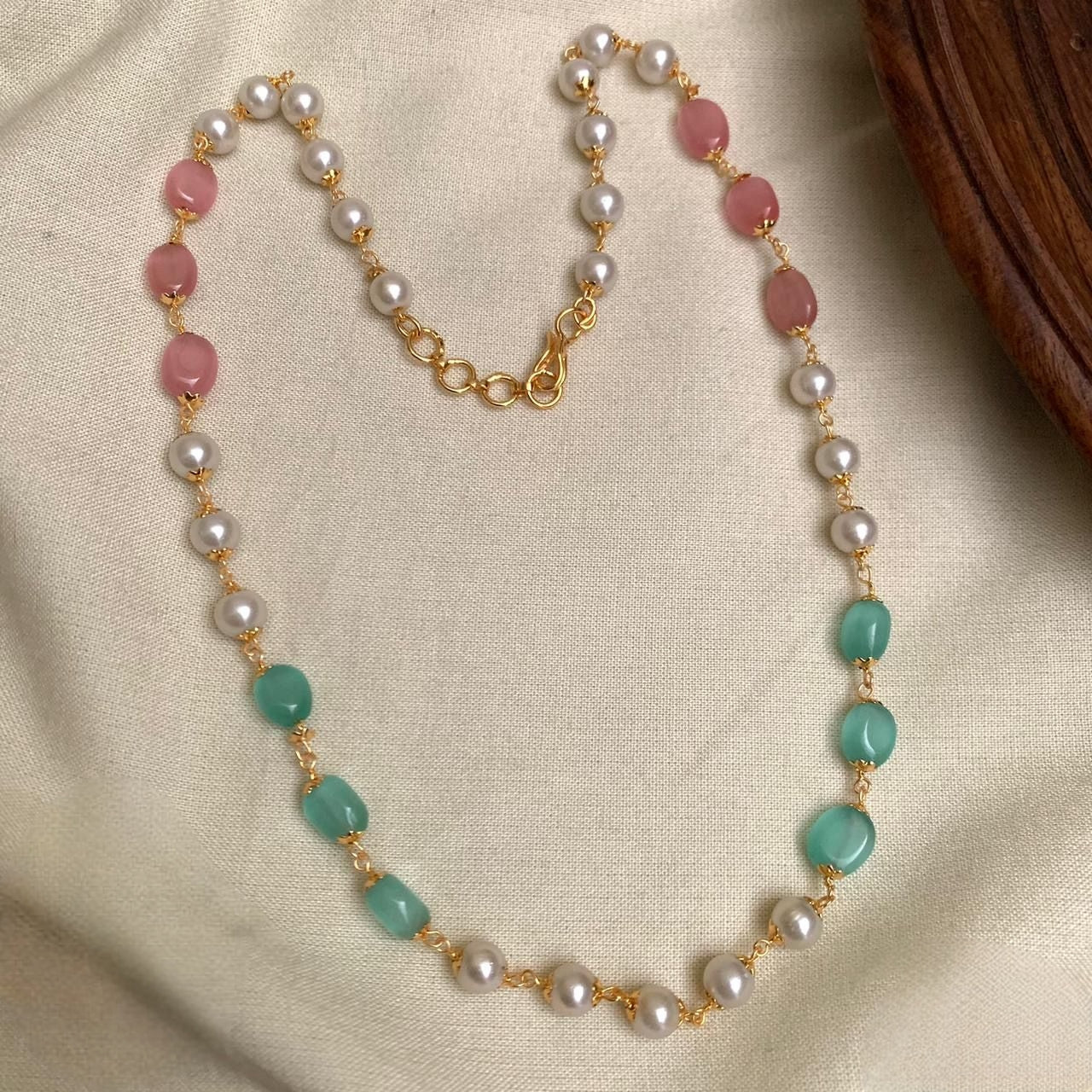Premium single layer pearl and beads necklace product code P22