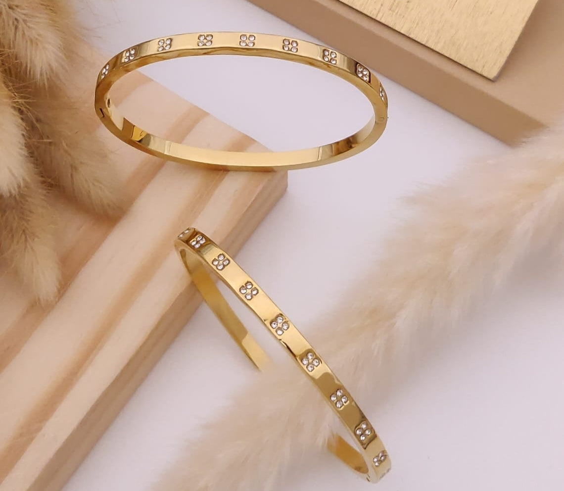 Premium anti tarnish openable bracelet product code B86 suitable for (2.4 and 2.6,2.8)