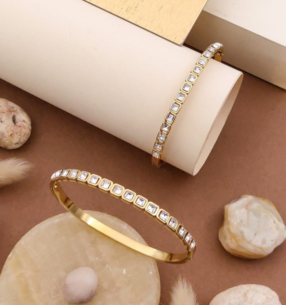 Premium anti tarnish openable bracelet product code B86 suitable for (2.4 and 2.6,2.8)